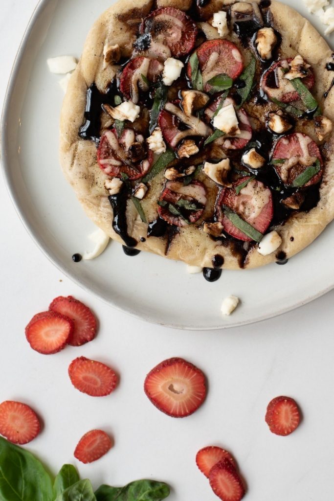 strawberry balsamic pizza with basil
